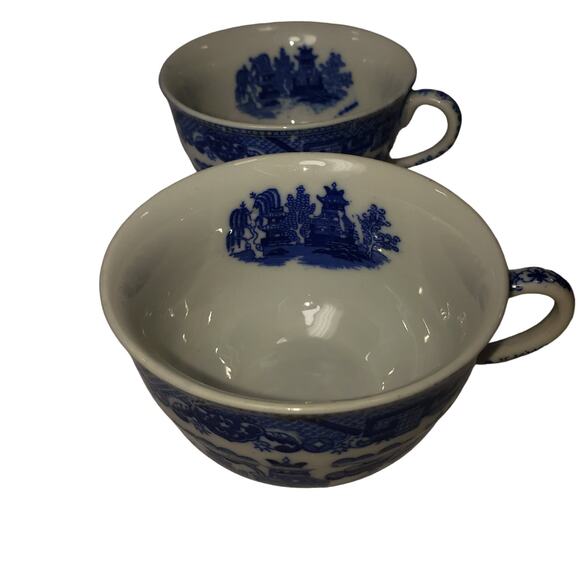 Vintage Set of 2 Blue Willow Porcelain Tea Cups Made in Japan - Picture 6 of 10